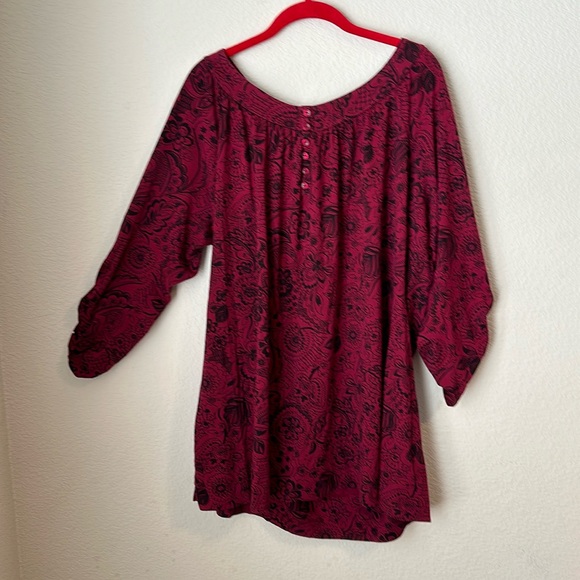 Just My Size Tops - Just my size long sleeve burgundy & black floral top w/ accent buttons on front